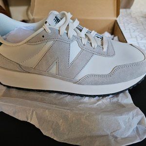 New Balance Men's 237 V1 Classic Sneaker - Size 10.5 - White/ Grey/Green